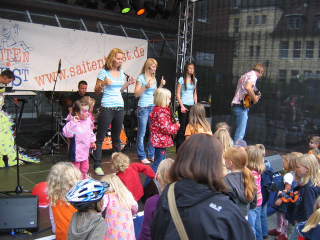 gal/2007/2007 Ruettenscheider Kinderfest/2007 Saitentwist Ruettenscheider Kinderfest 1.9. 361.jpg